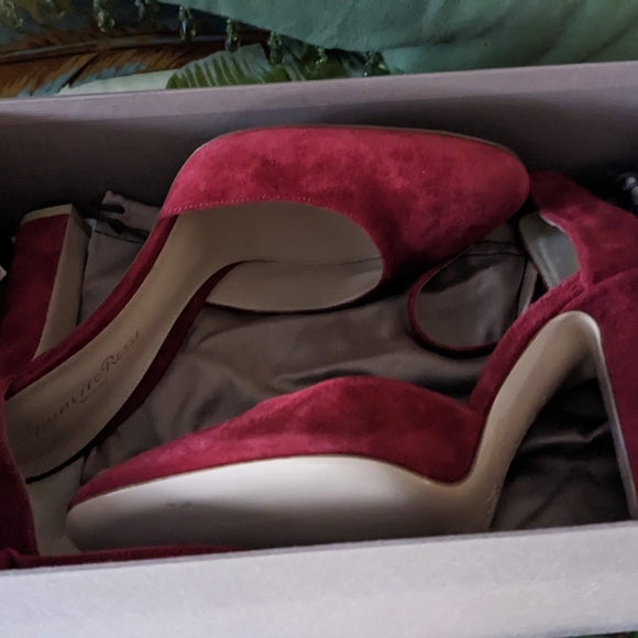 Designer Shoes - Picture 4 of 5